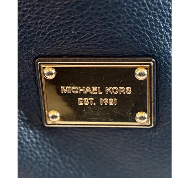 Michael Kors Delancy Navy Blue Pebbled Leather Studded Chain Hobo Shoulder Bag - Picture 3 of 10